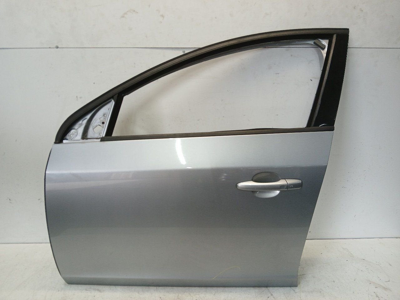 Portier links voor Volvo S60, Onderdelen@venauto.nl, Van der Ven Autorecycling B.V., Gebruikt, Ettenseweg 76, 4706 PB Roosendaal, The Netherlands