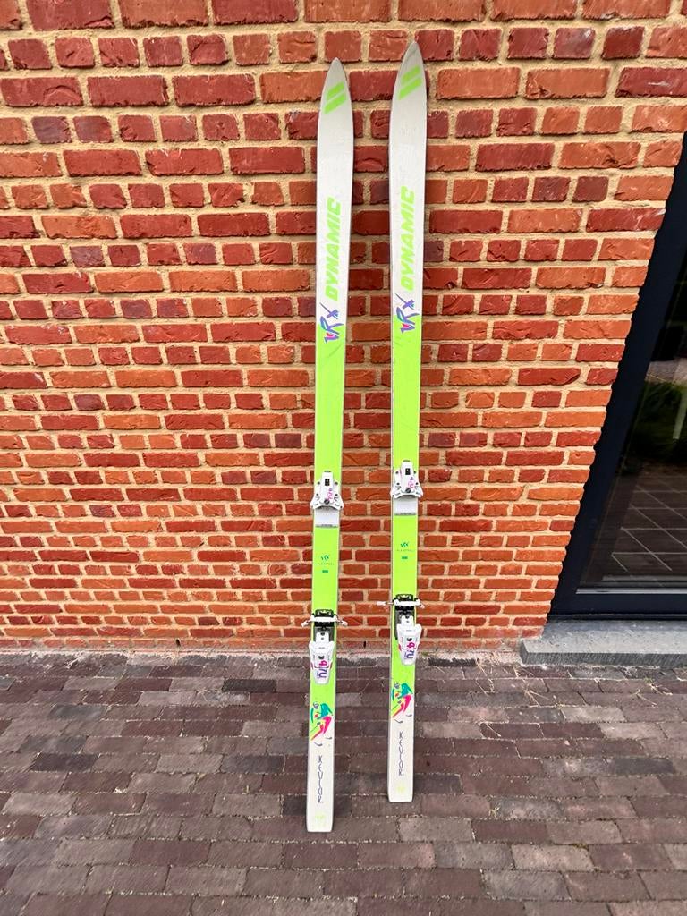 Skis Vintage Dynamic — décoration rétro, Autres marques, Carving, Enlèvement, Ski