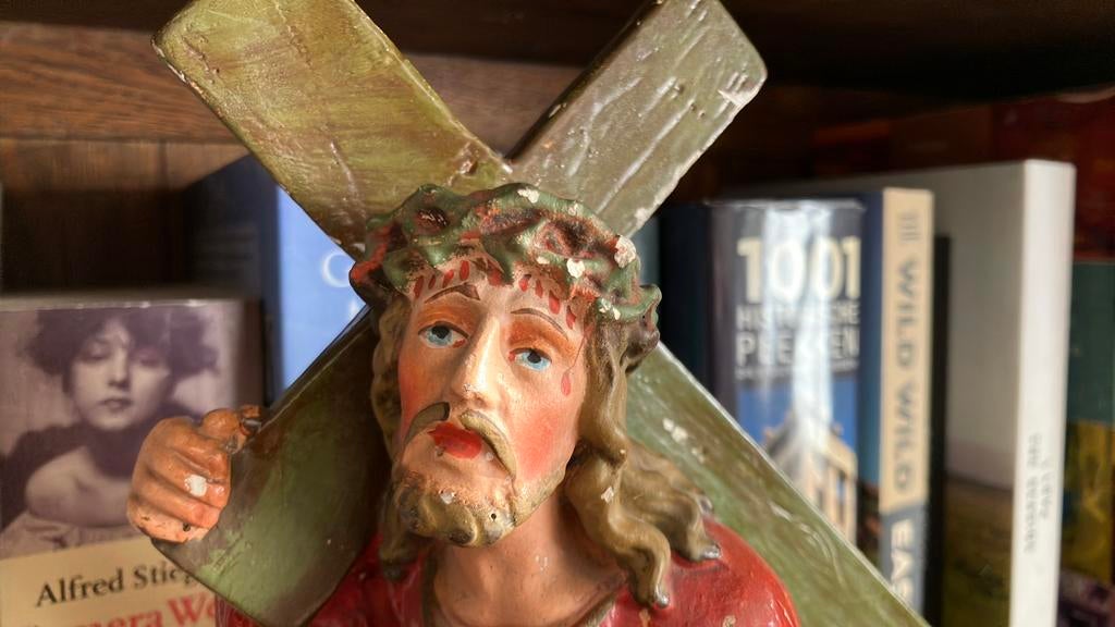 Oud plaasteren religieus beeldje ., Ophalen
