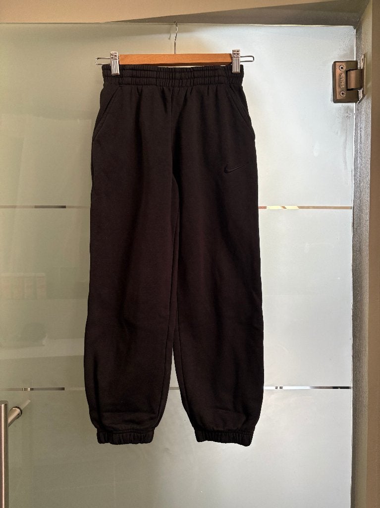 Joggingsbroek Nike - Maat 128, Kinderen en Baby's, Kinderkleding | Maat 128, Broek, NIKE, Jongen of Meisje, Ophalen of Verzenden