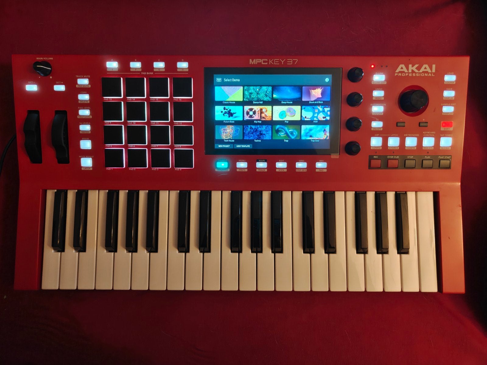 Akai MPC Key 37 – perfecte staat, Musique & Instruments, Autres marques, Autres nombres, Comme neuf, Enlèvement