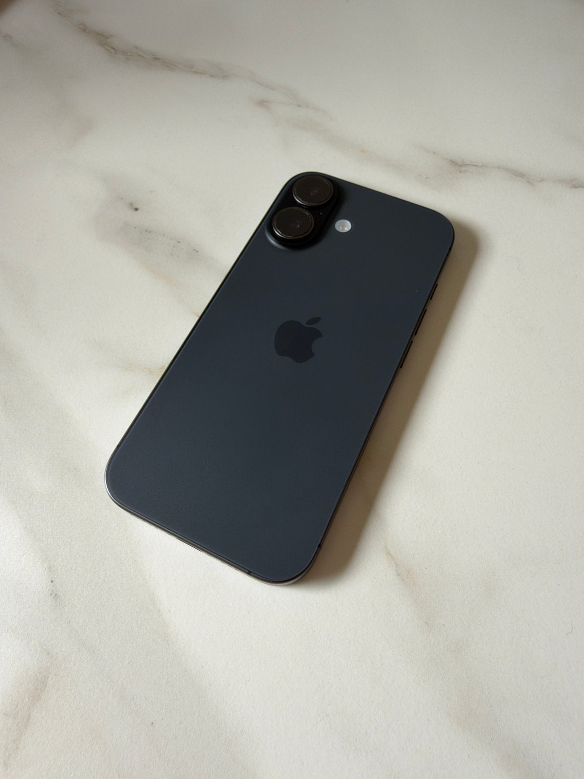 iPhone 17 256Go Noir – Excellent état – Batterie 96%, 256 GB, Enlèvement ou Envoi, Comme neuf, Sans abonnement