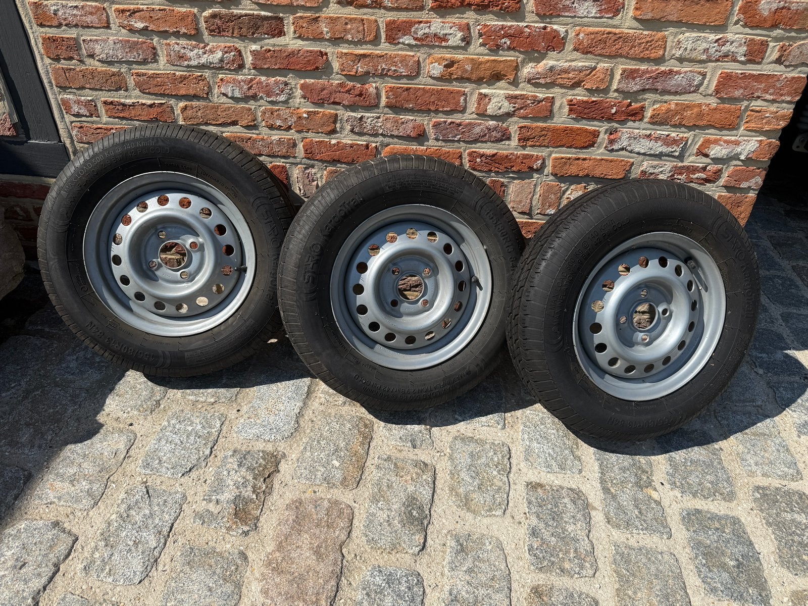 Drie banden en velgen voor enke as aanhangwagen 2 + reserve, Autos : Pièces & Accessoires, Pneus & Jantes, Pneus et Jantes, 155 mm