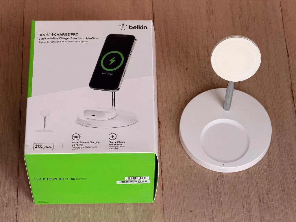 Belkin BoostCharge Pro 2-in-1 draadloos oplaadstation, Telecommunicatie, Mobiele telefoons | Telefoon-opladers, Ophalen of Verzenden