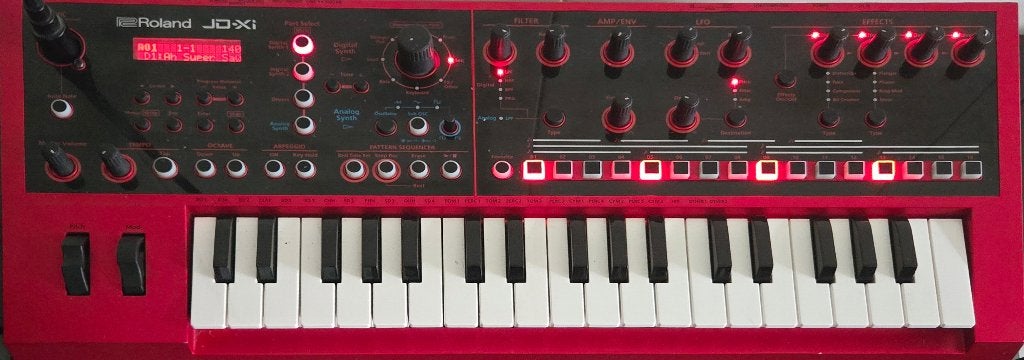 ROLAND JD-Xi (gelimiteerde rode versie) ALS NIEUW!, Musique & Instruments, Enlèvement, Comme neuf, Autres nombres, Roland