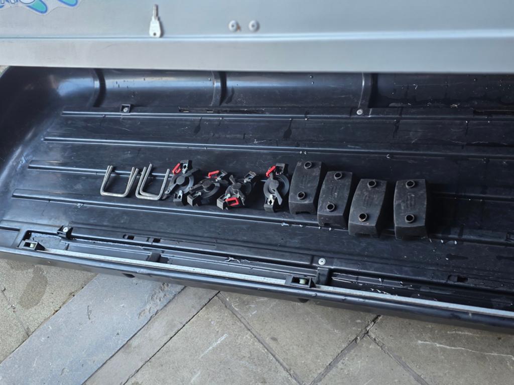 Dakkoffer hapro compleet met 2 sleutels. Koop, Auto diversen, Ophalen