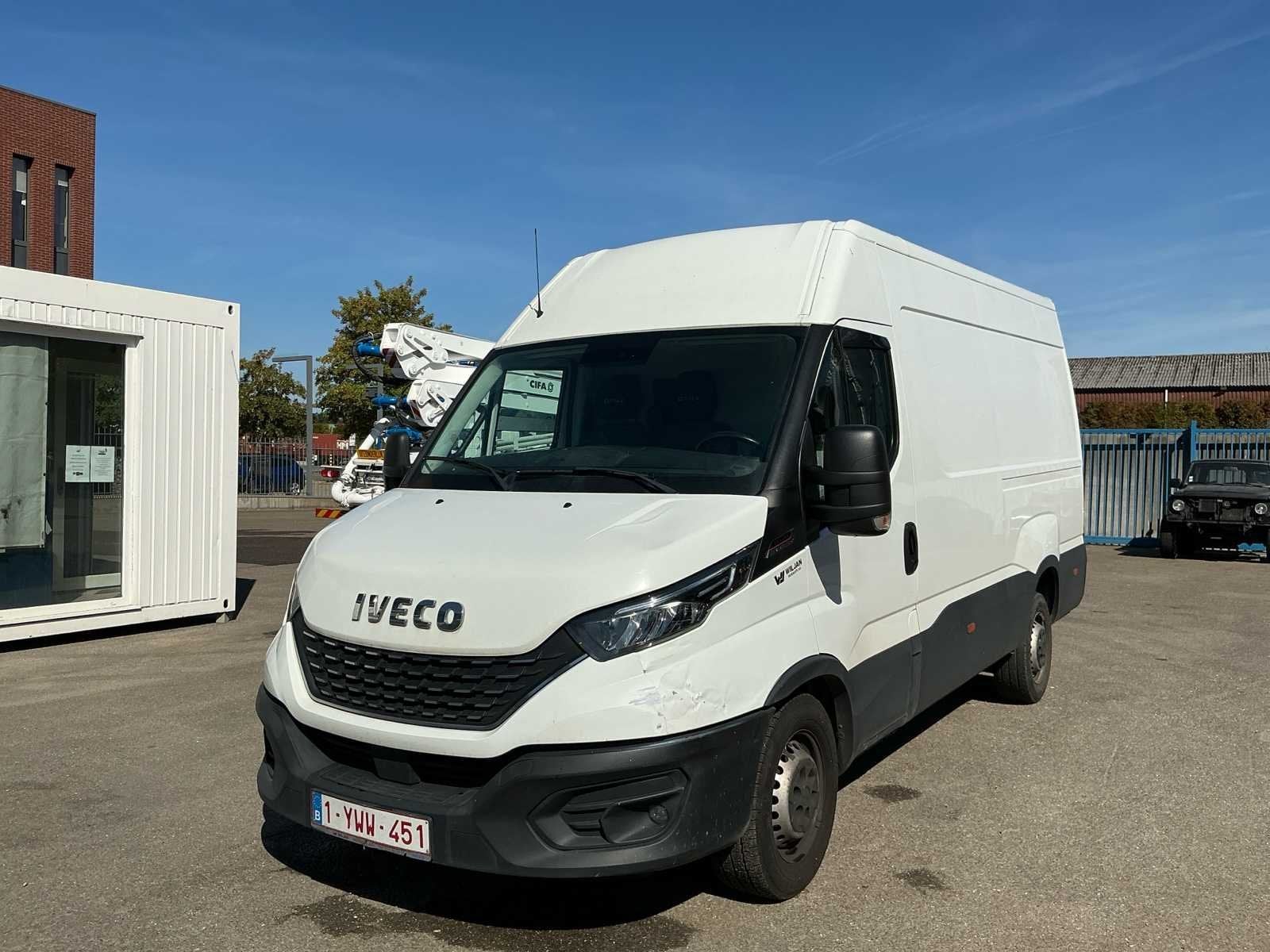 Véhicule commercial quotidien Iveco, Autos, Camionnettes & Utilitaires, Achat, Entreprise, Iveco, Diesel