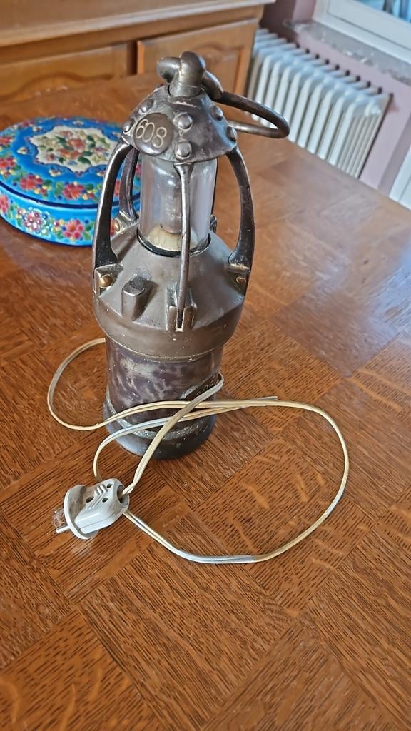 Vend ancienne lampe de mineur en bronze, Enlèvement