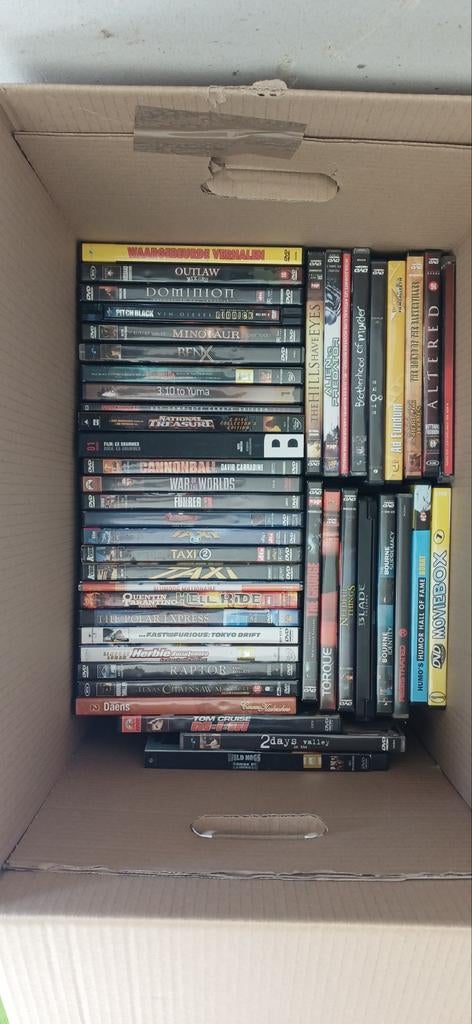110 dvd's en dvd speler, Enlèvement