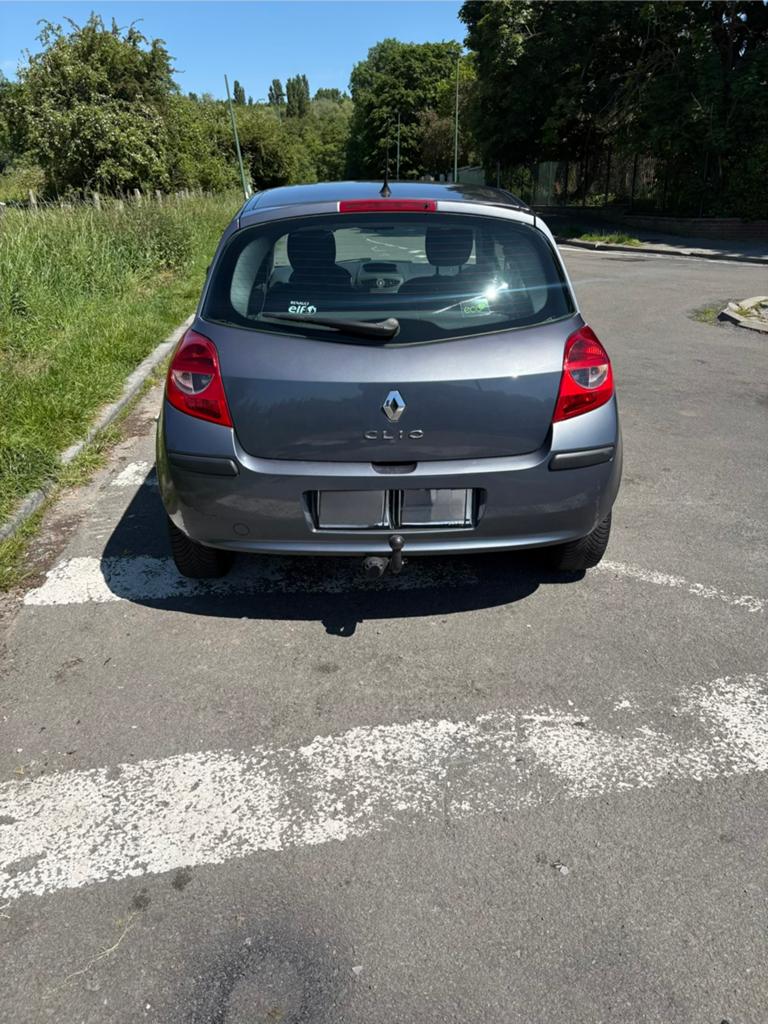Renault Clio 3 1.2i, Stof, Trekhaak, Grijs, Particulier