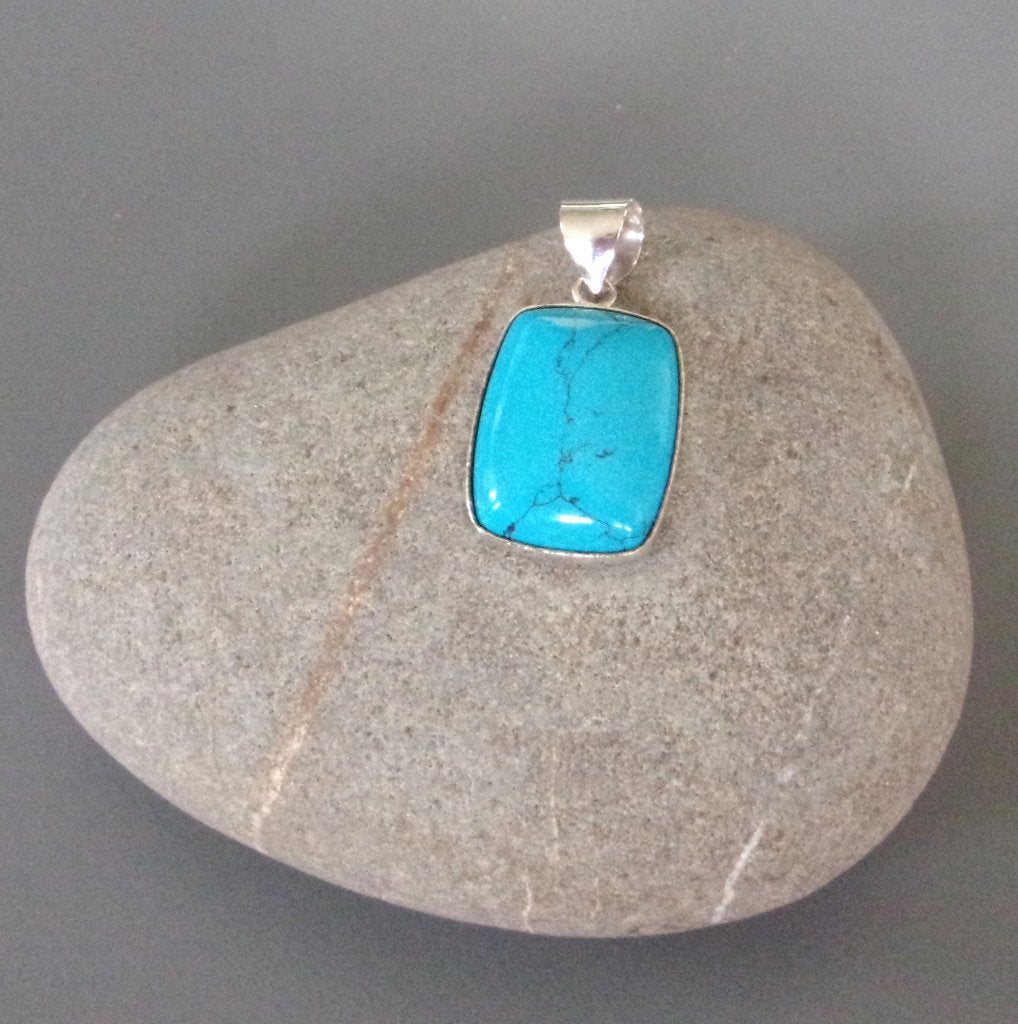 Joli pendentif pour homme en turquoise et argent, Pierre ou Minéral, Enlèvement ou Envoi, Comme neuf, Avec pierre précieuse
