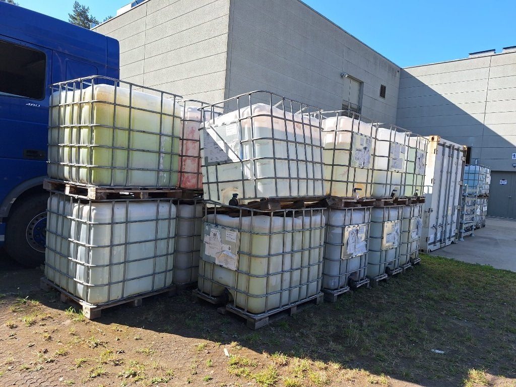 IBC's, inclusief metalen frame + pallet, Ophalen, Gebruikt, Kunststof, Met kraantje