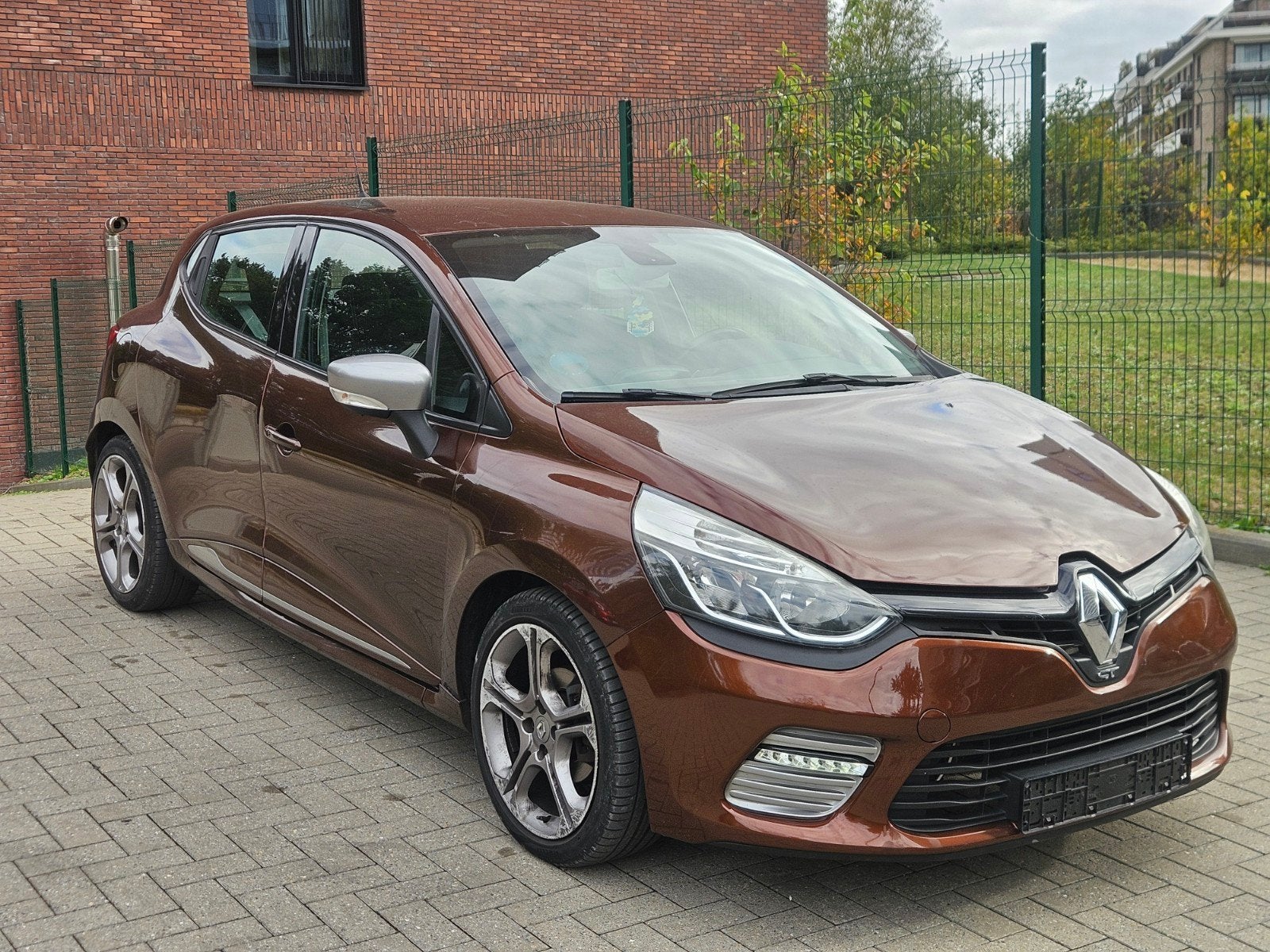 RENAULT CLIO 1.2i GT -AUTOMAT - KLAAR VOOR REGISTRATIE, Auto's, Automaat, Euro 5, Particulier, Parkeercamera