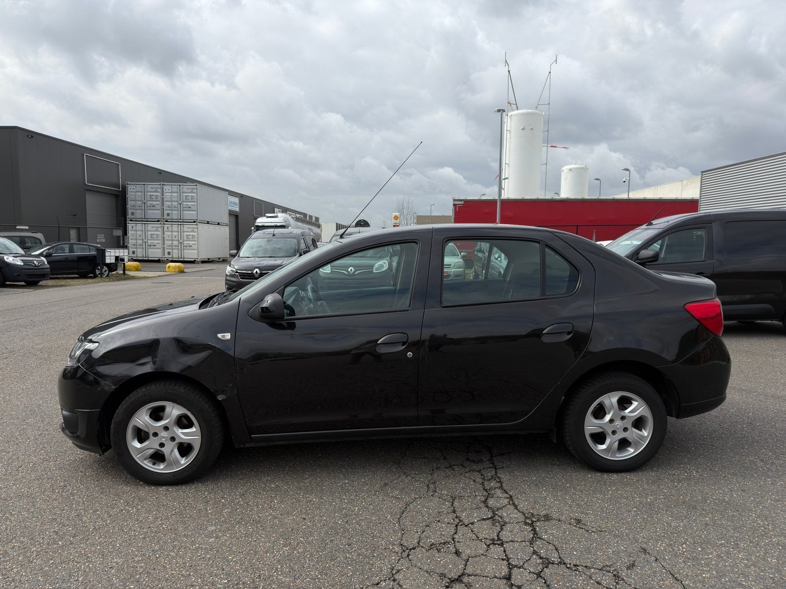 Dacia Logan 0.9 i TCe Benzine Navi cruisecontrol, Auto's, Dacia, 90 kW, Stof, Zwart, 899 cc