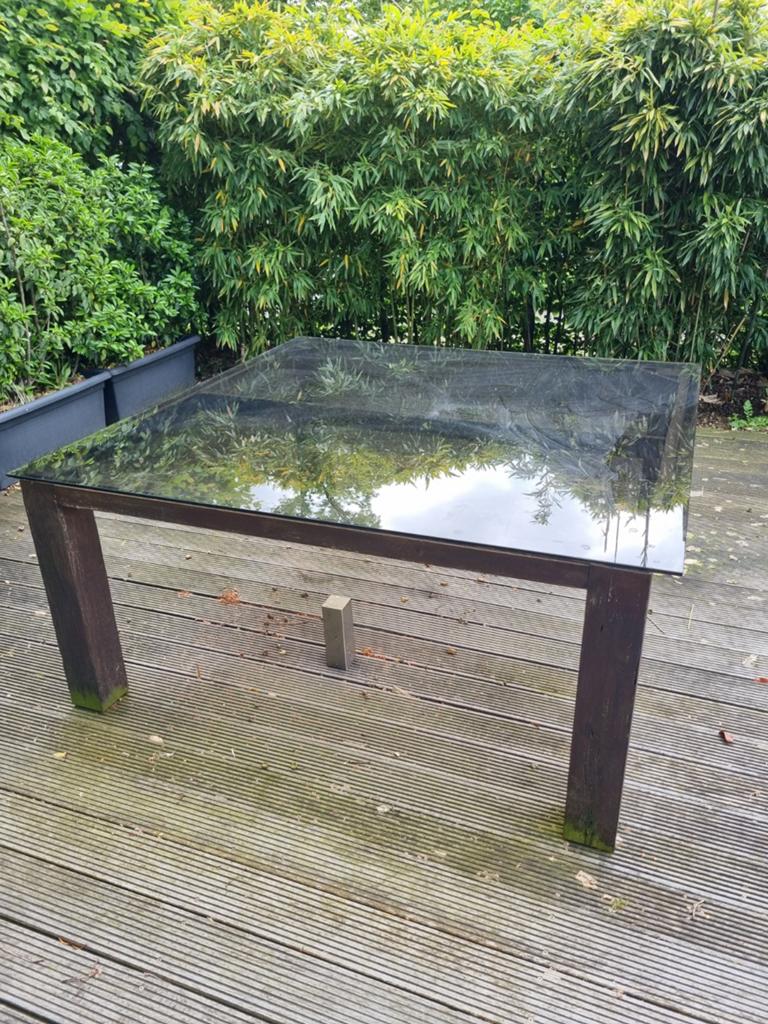 Vierkante tuintafel met glazenblad.1m67x1m67, Tuin en Terras, Ophalen, Hout