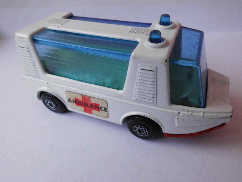 Matchbox Superfast Stretcha Fetcha Ambulance, Ophalen of Verzenden, Zo goed als nieuw, Auto's