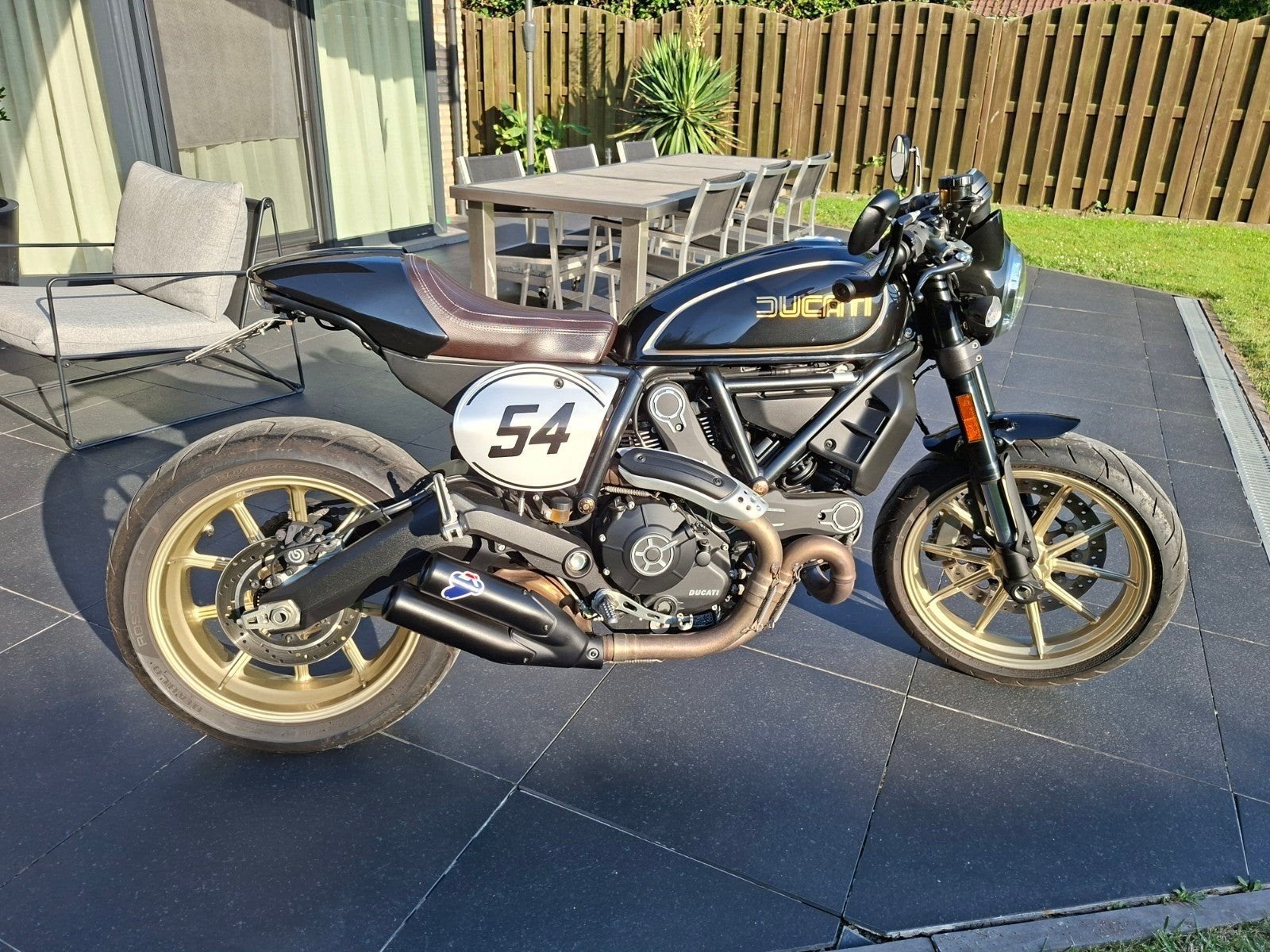 Ducati café racer, Motoren, Particulier