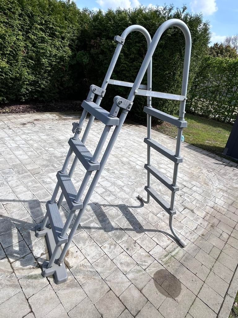Zwembadladder van Bestway (1,5m op 1.05m), Ophalen, Gebruikt, Ladder