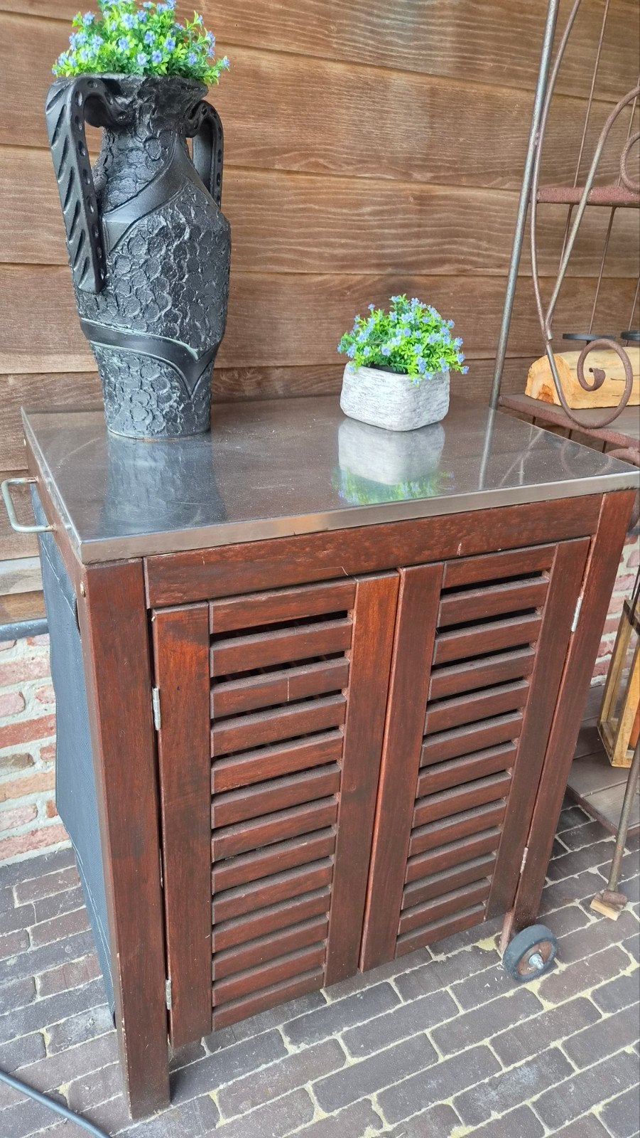 Ikea buiten bijzet-tafel op wielen., Enlèvement, Utilisé