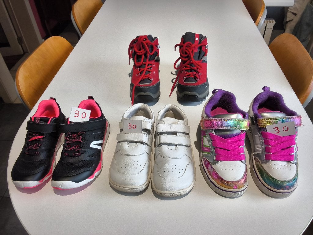 Chaussures/baskets roulettes/bottines enfants/ Pt. 30, Garçon ou Fille, Enlèvement ou Envoi, Utilisé, Chaussures