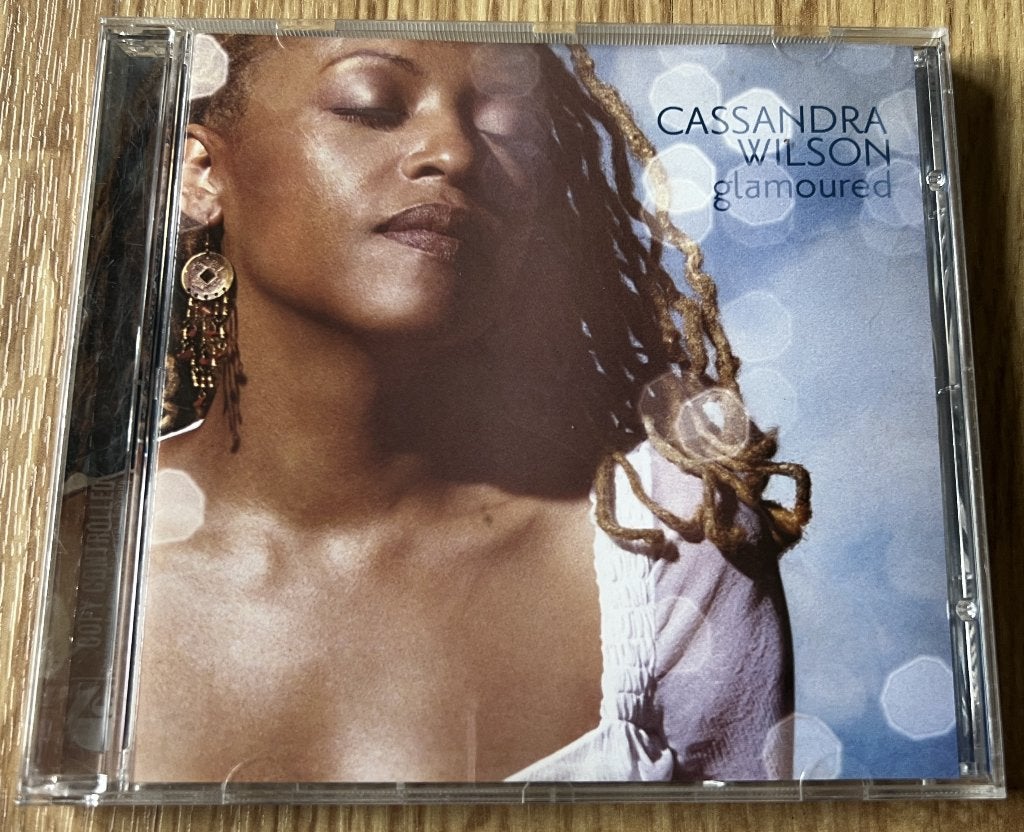 CD Cassandra Wilson - glamoured, Cd's en Dvd's, Cd's | Jazz en Blues, Ophalen of Verzenden, Zo goed als nieuw