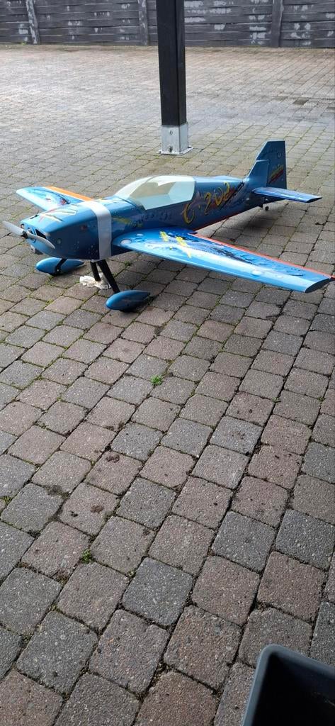 Avion téléguidé Giles, Enlèvement
