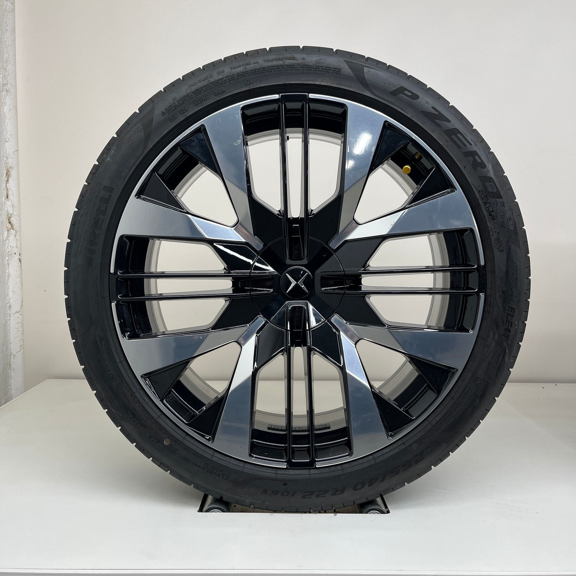 Polestar 4 - 22 inch - zomerbanden, Gebruikt, 265 mm, Banden en Velgen, Overige maten