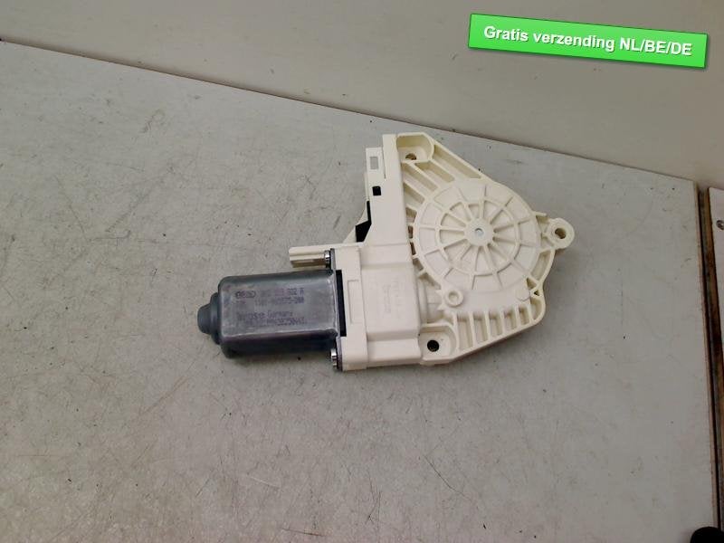 MOTEUR LEVE VITRE ELECTRIQUE AVANT DROIT Audi A4 Avant (B8), Autos : Pièces & Accessoires, Auto-Union-Straße  1,
85057  Ingolstadt, DE