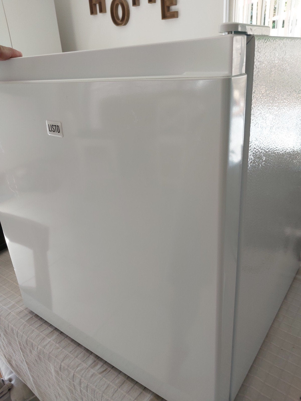 Frigo de bar sous garantie, Elektronische apparatuur, Koelkasten en IJskasten, Zo goed als nieuw, Met vriesvak, Minder dan 75 liter