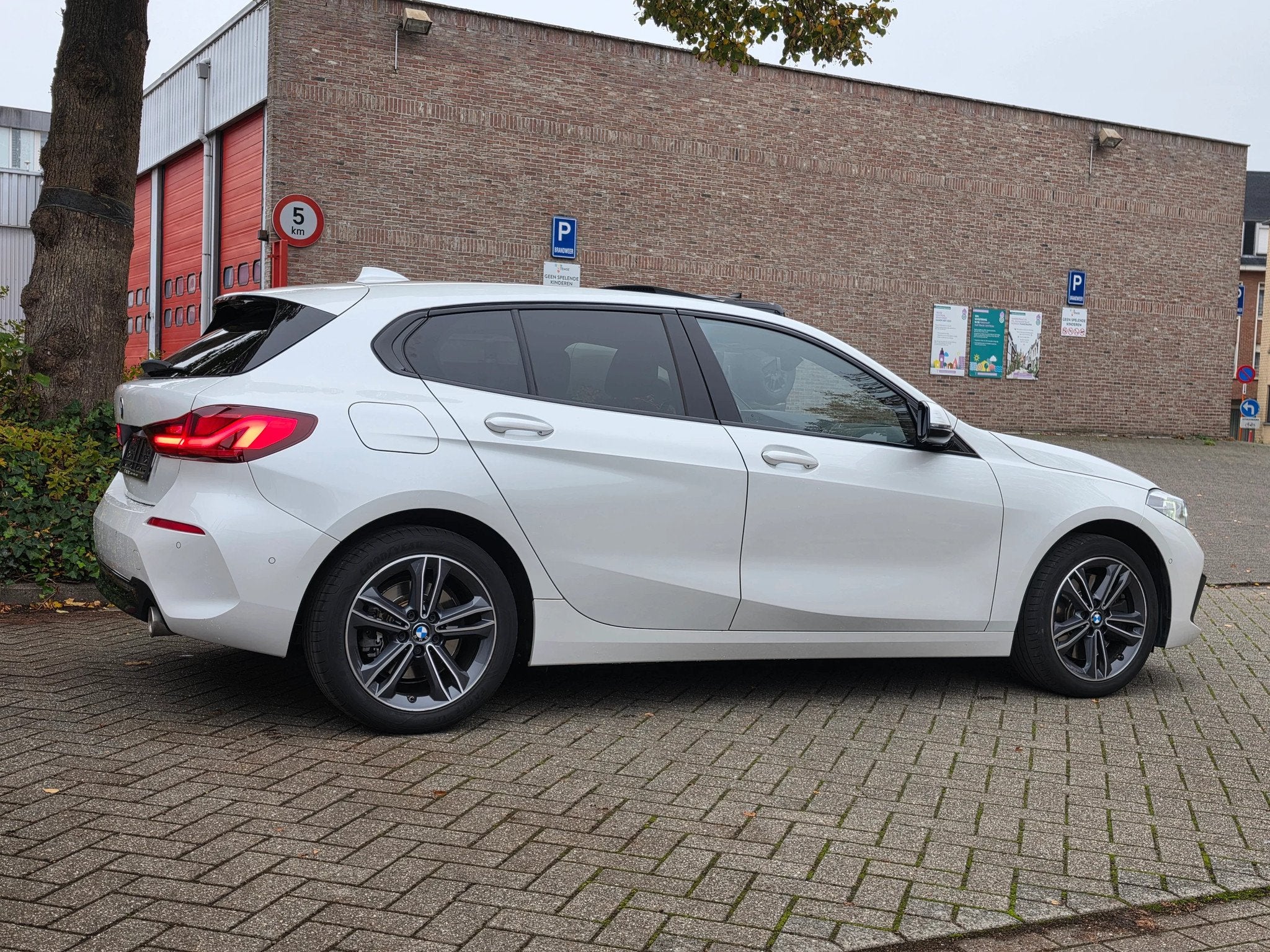 BMW 120i Sport Line | Harman Kardon | Pano | Head Up | LED, Auto's, Automaat, 1998 cc, 1 Reeks, Euro 6