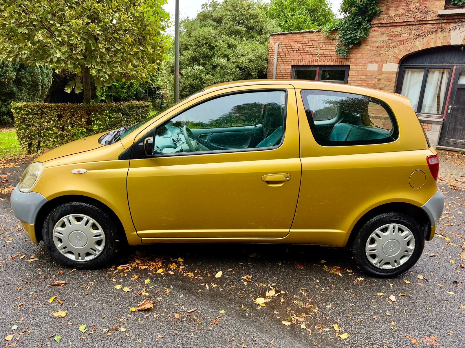 Toyota Yaris 1.0i 116000 km Car pass 1r Main CT Ok, Autos, https://public.car-pass.be/vhr/7c0c8203-399d-4814-a36b-042440d064ce