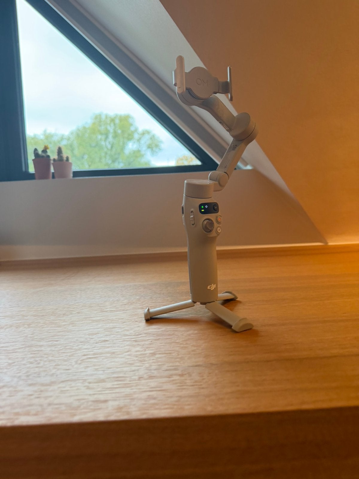 Osmo Mobile 7 – Smartphone Gimbal met ingebouwd statief, DJI, Gimbal, Ophalen, Zo goed als nieuw