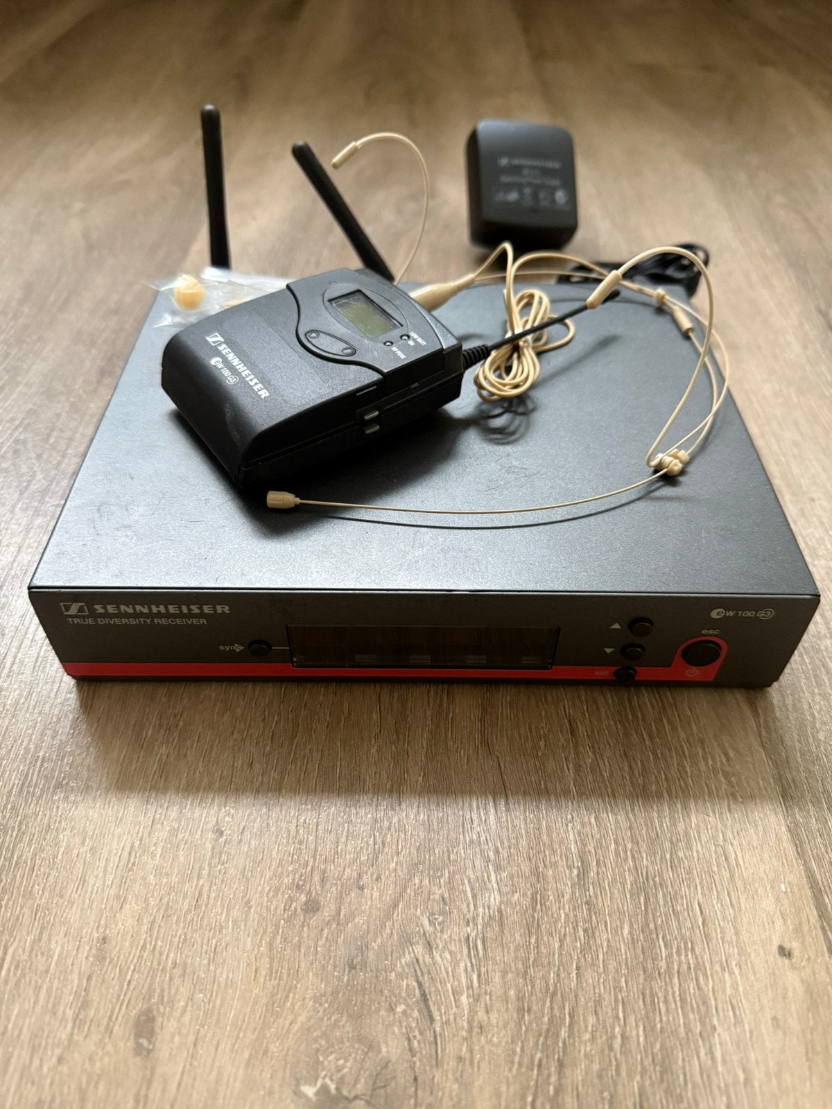 (2x) Sennheiser EW100 G3 Headset E-band (823 - 865MHz), Muziek en Instrumenten, Microfoons, Ophalen of Verzenden, Zo goed als nieuw