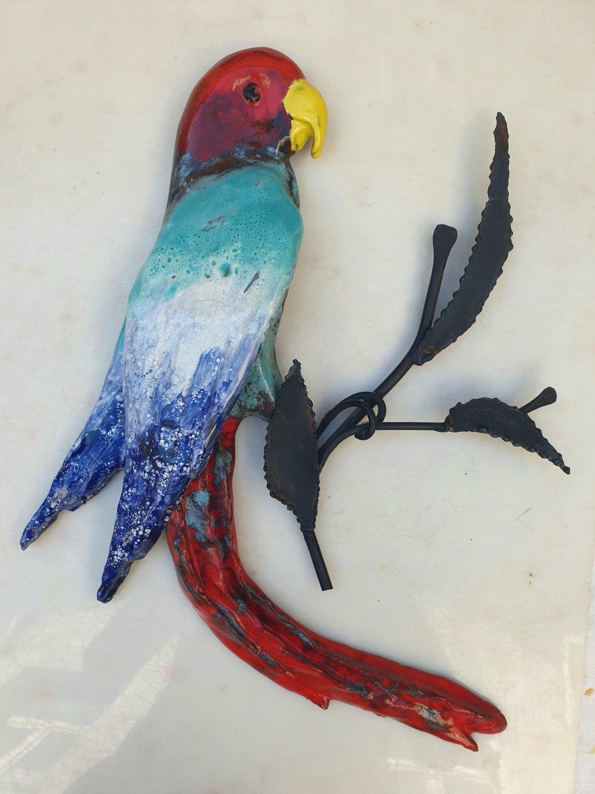 Grand perroquet en céramique et fer forgé années 60, Antiquités & Art, Enlèvement ou Envoi