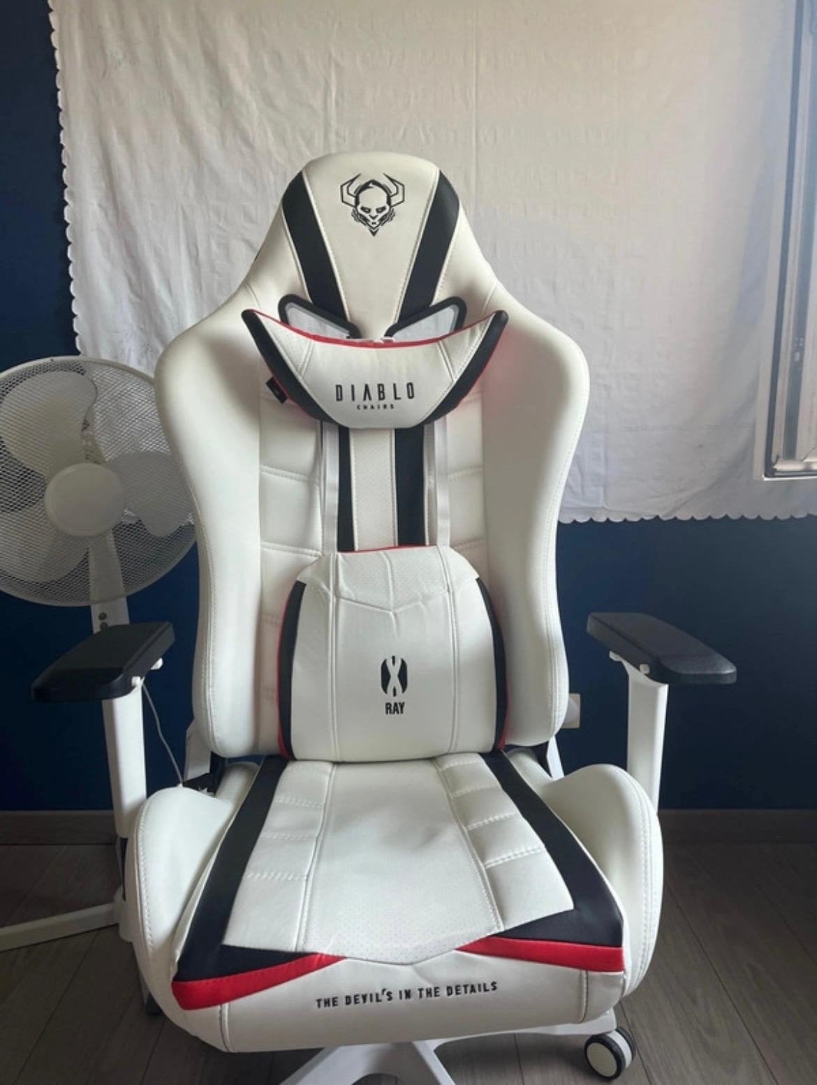 Chaise Gaming Diablo Chair blanche/noire, Maison & Meubles, Chaise de bureau de gaming, Enlèvement, Utilisé, Blanc