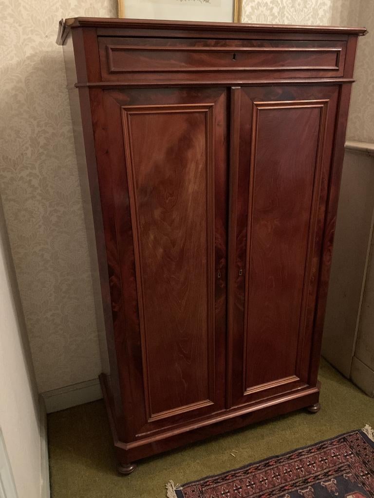 Armoire en acajou, Maison & Meubles, 25 à 50 cm, Avec tablette(s), Utilisé, 50 à 100 cm