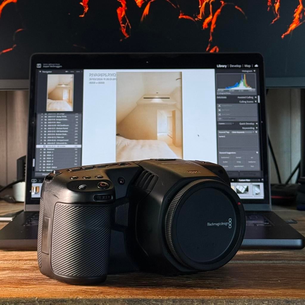 Blackmagic Pocket Cinema Camera 6K G1, Carte mémoire, Autres marques, Enlèvement ou Envoi, Caméra