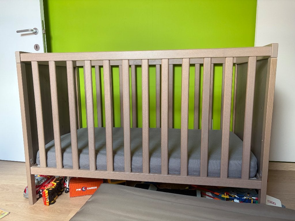 Babybed met matras aerosleep, Kinderen en Baby's, Ophalen, Zo goed als nieuw, Minder dan 140 cm, Matras