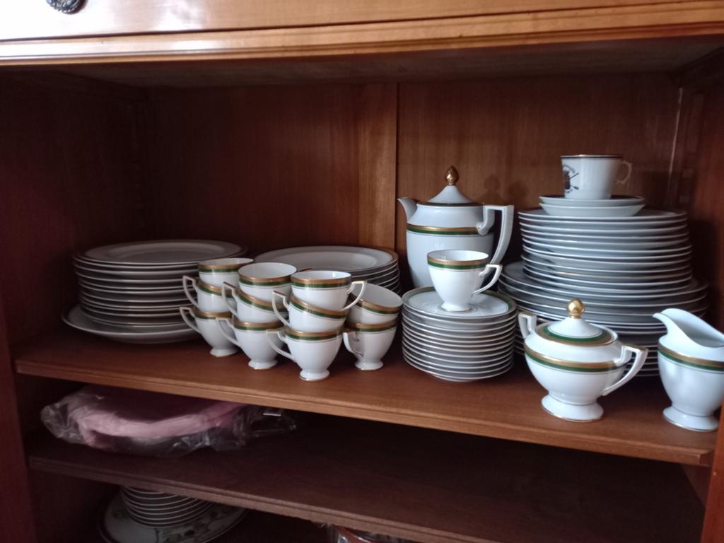 Eet-en koffieservies BAVARIA !, Antiek en Kunst, Antiek | Servies compleet, Ophalen