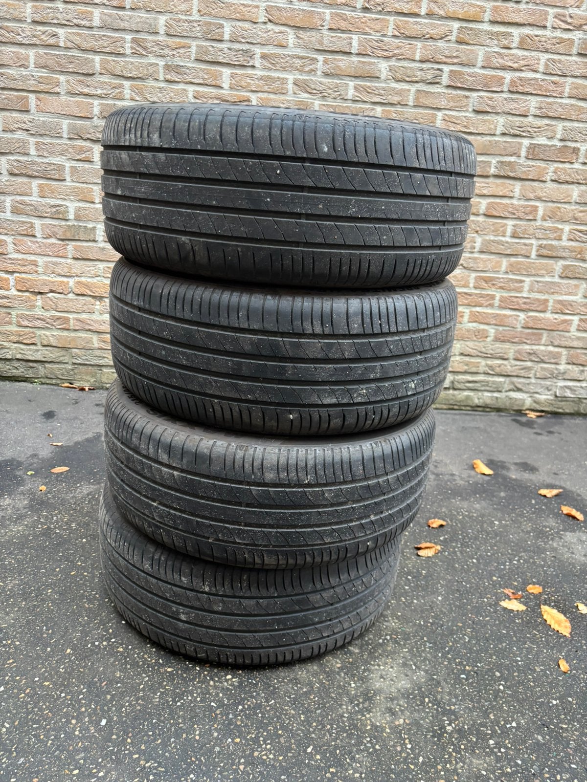 4 banden 215/45/R17   91Y met ster ( bmw -mini ), Auto-onderdelen, Ophalen, Band(en)