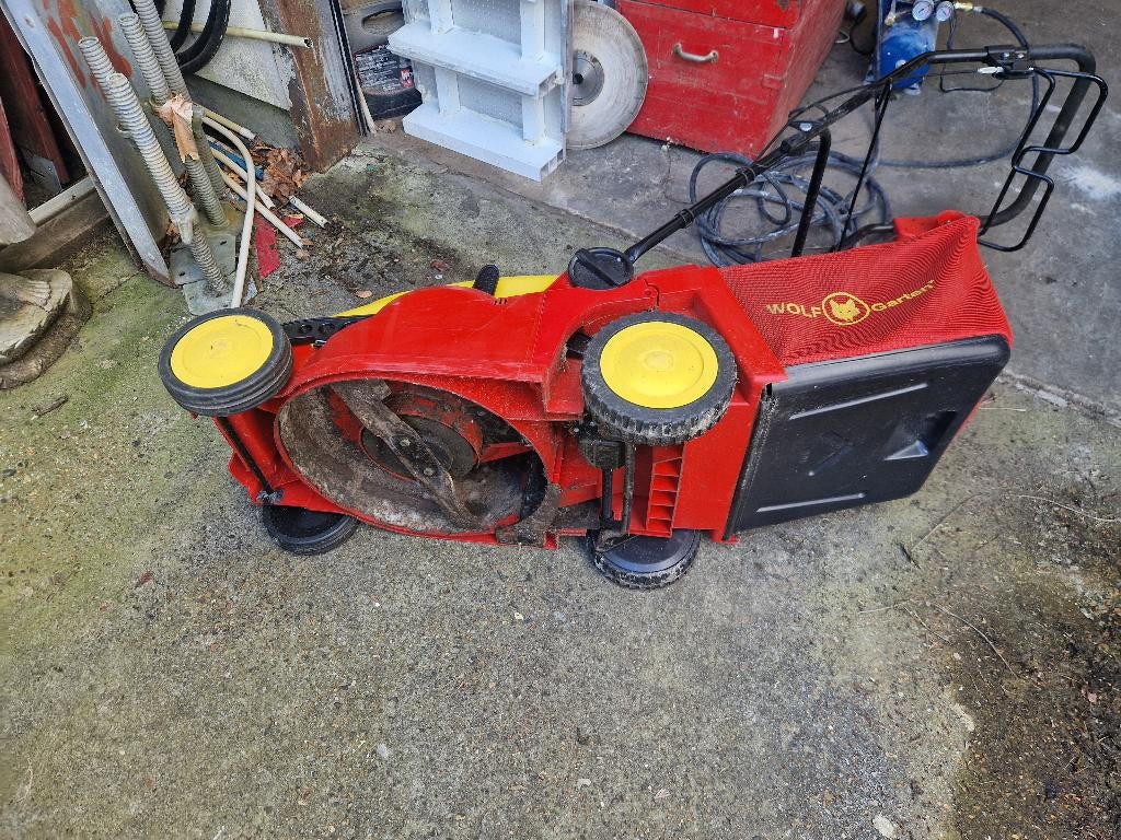 Grasmachine Wolf, Tuin en Terras, Ophalen, Cirkelmaaier, Elektrische grasmaaier, Zo goed als nieuw