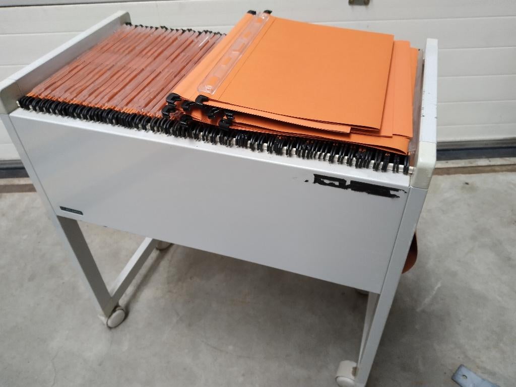 dossiers suspendus, chariot, organiseur, Info@bs.com, Kaatsheuvel, Enlèvement, Utilisé