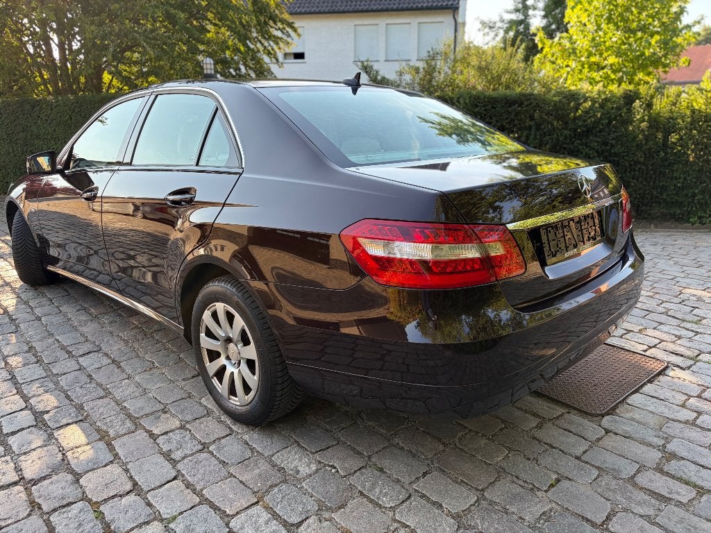 Mercedes-Benz E200 Cdi Automaat in zeer goede staat, Auto's, Dealer onderhouden, Achterwielaandrijving, 4 cilinders, Bruin