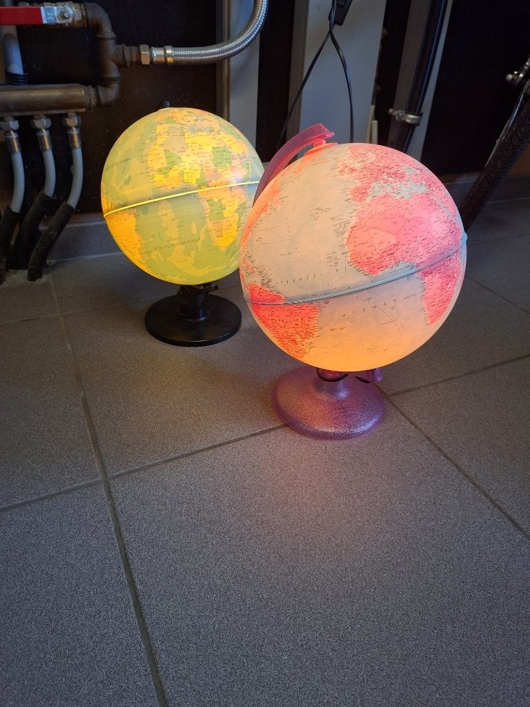 Wereldbollen kinderen, Huis en Inrichting, Ophalen, Zo goed als nieuw