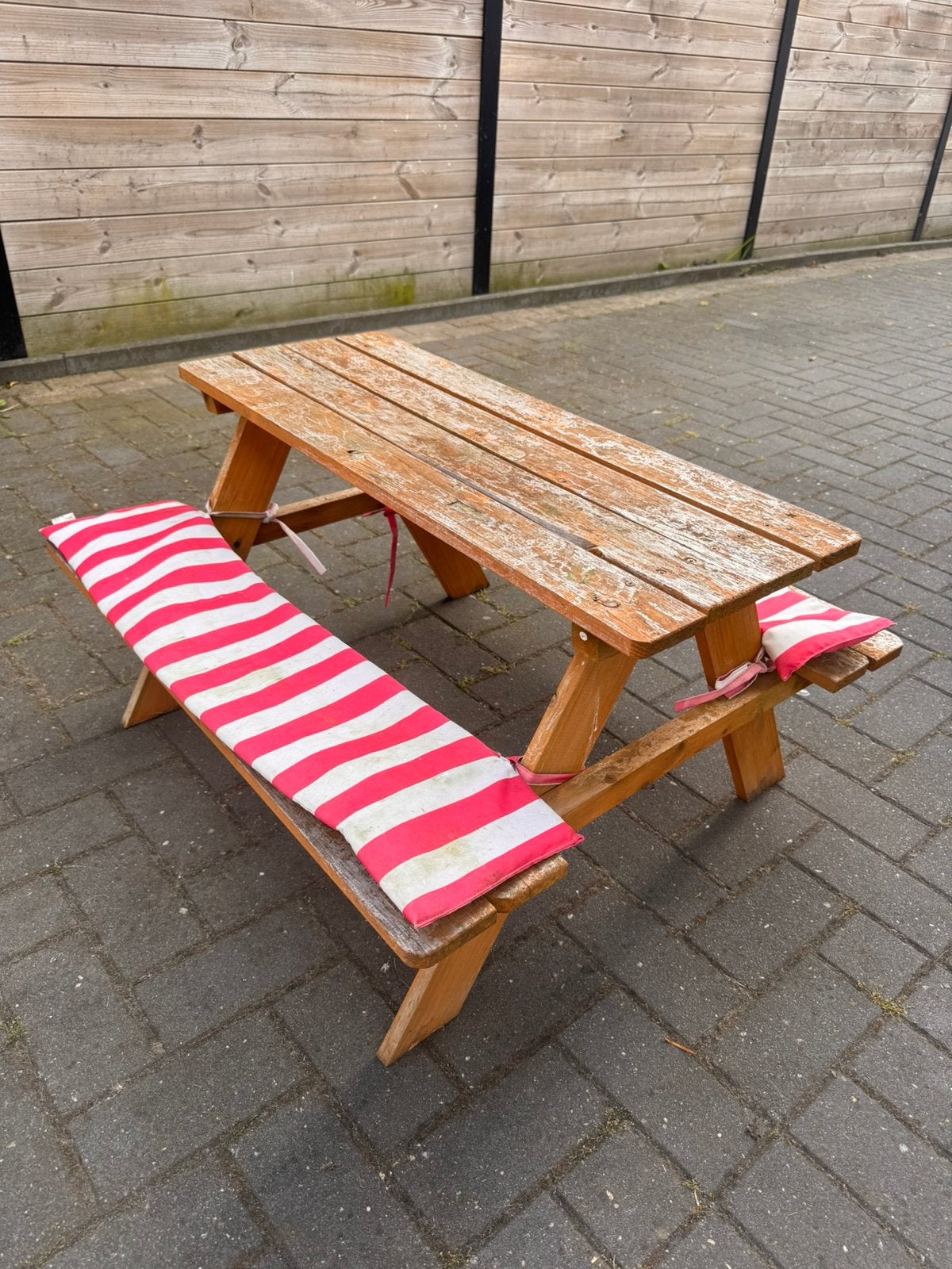 Picknicktafel, Ophalen, Gebruikt