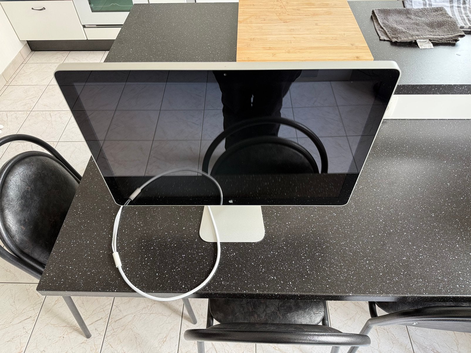 Apple Cinema display 24inch A1267, Computers en Software, Monitoren, Ophalen, Gebruikt, Full HD, Ingebouwde speakers