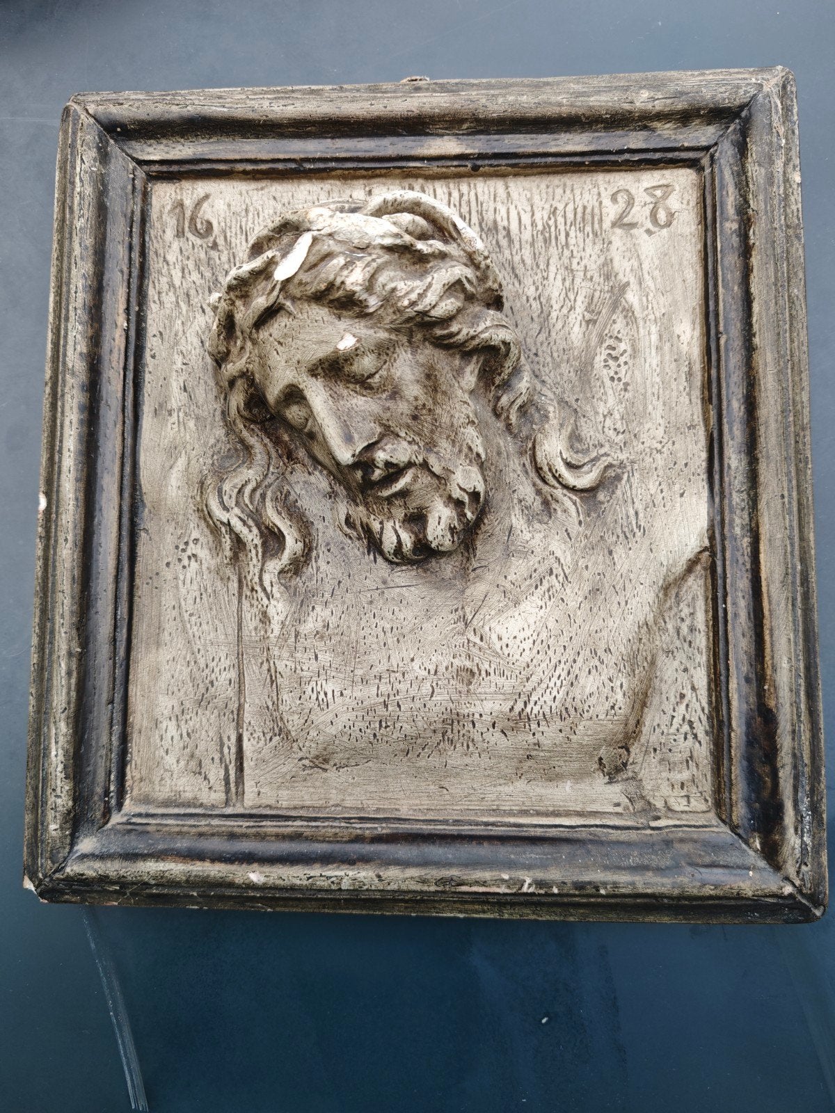 Gipsen Jesus wanddecoratie jaren 30, Ophalen