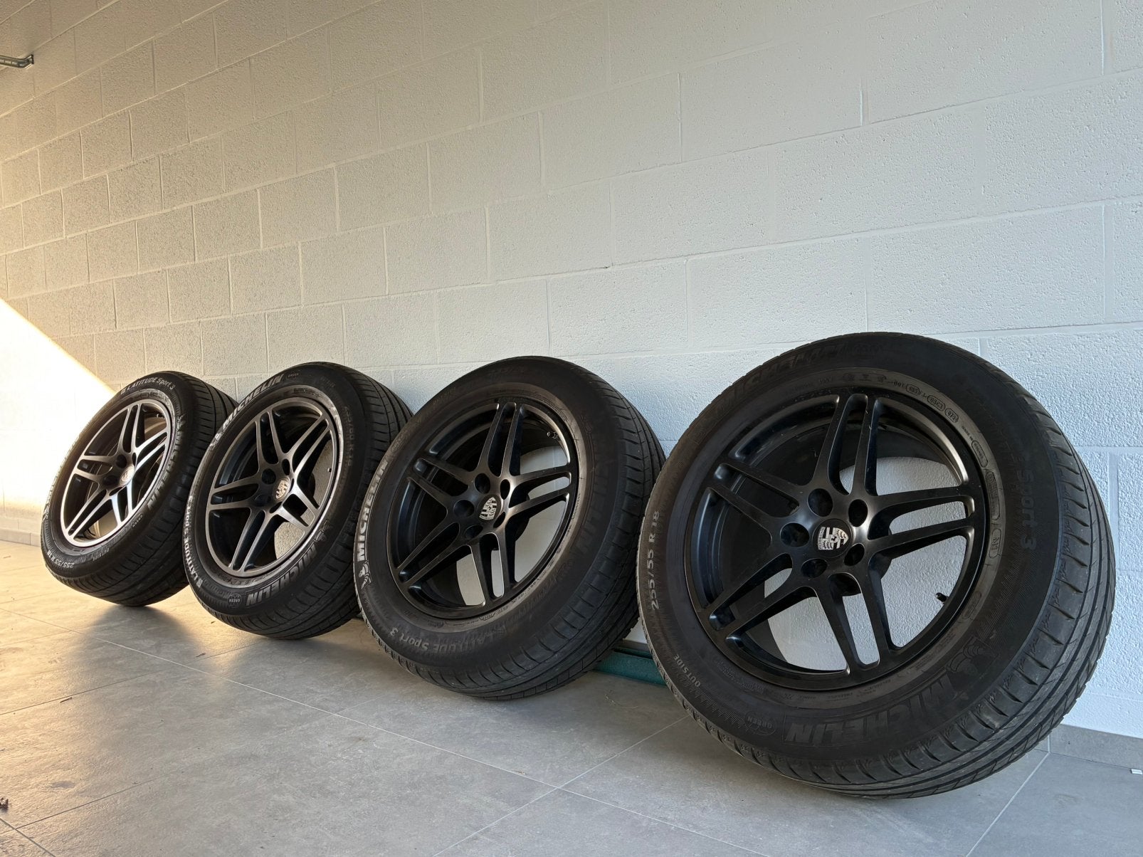 Jantes Porsche Macan 255/55/18 MICHELIN NEUF !, Autos : Pièces & Accessoires, Enlèvement, Pneu(s)
