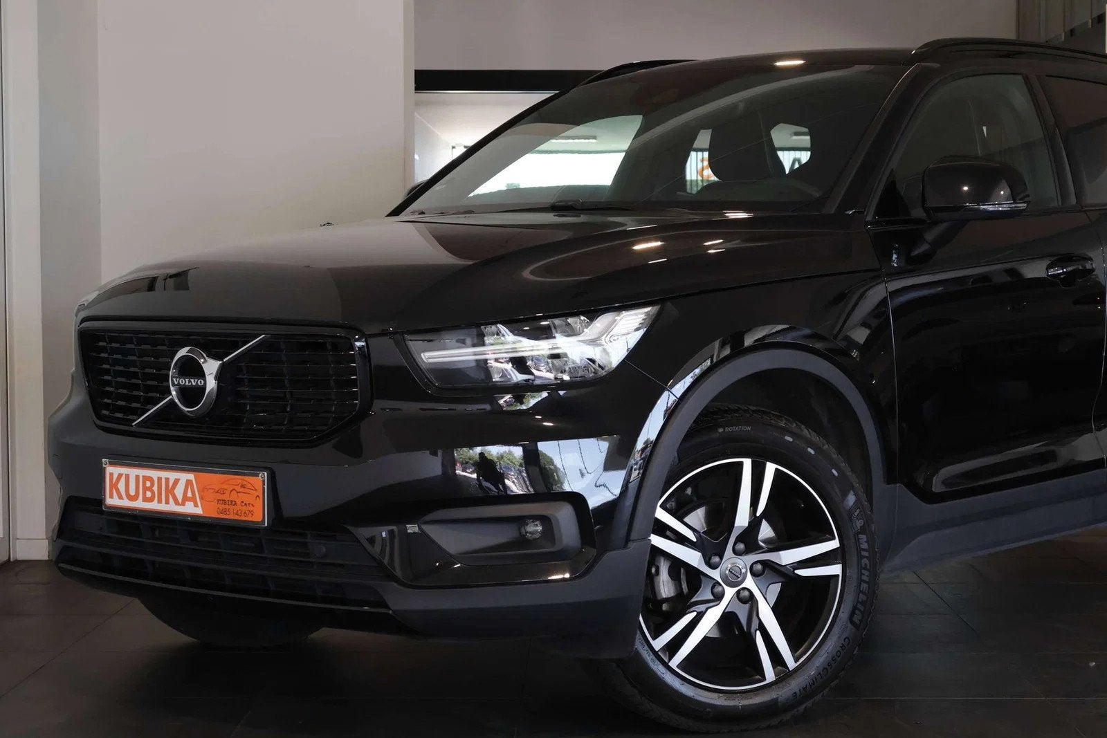 Volvo XC40 XC40 1.5 T2 Momentum Pro Geartronic Trekhaak Gara, Auto's, Automaat, Gebruikt, Zwart, 5 zetels