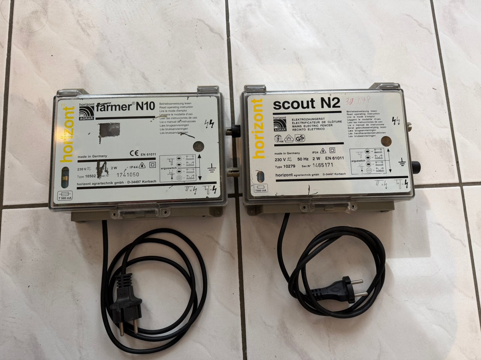 2 originele horizont elektrische afrasteringsapparaten 230V, Ophalen